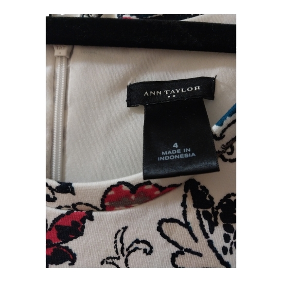 Ann Taylor Sleeveless Dress - Picture 2 of 2